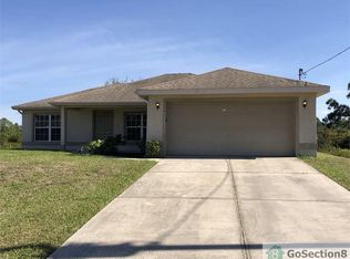 917 Hillcrest Ave, Lehigh Acres, FL 33974