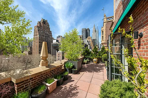 333 E 43rd St #Penthouse 14 Photo 1