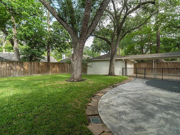 751 Bison Dr — Photo 28