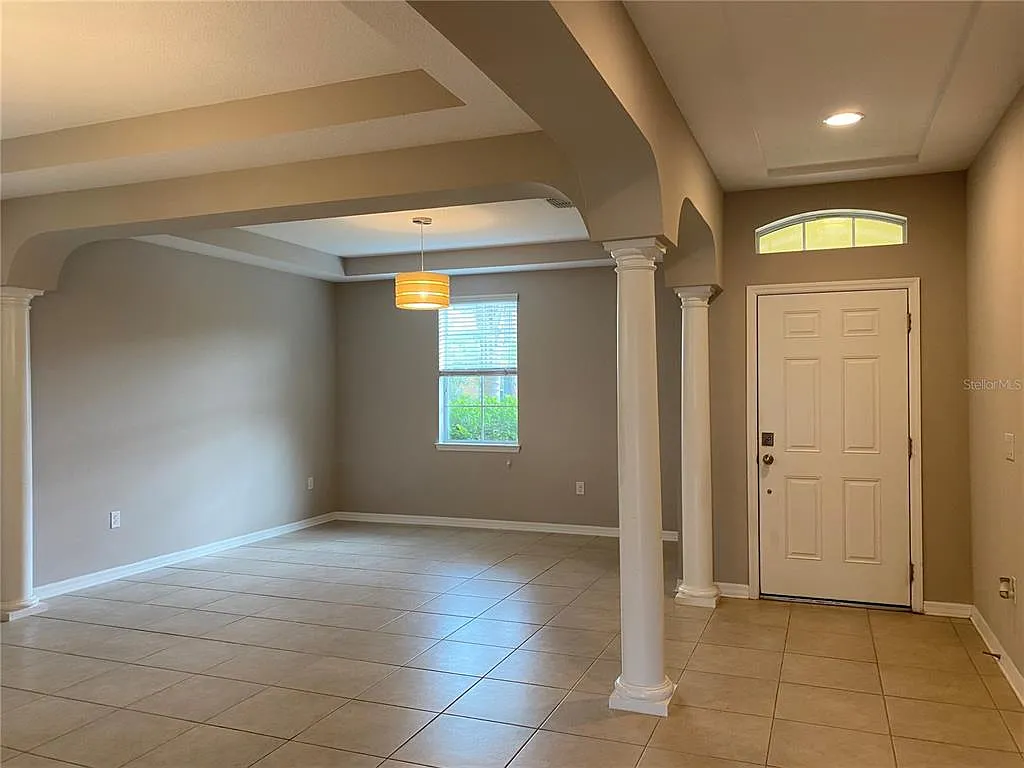 5 bed, 3.5 bath, 3444 sqft, $3,700 — Photo 4