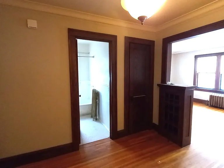 1990 Marshall Ave #10 — Photo 2