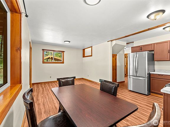 5th image of 15 Howerton Road