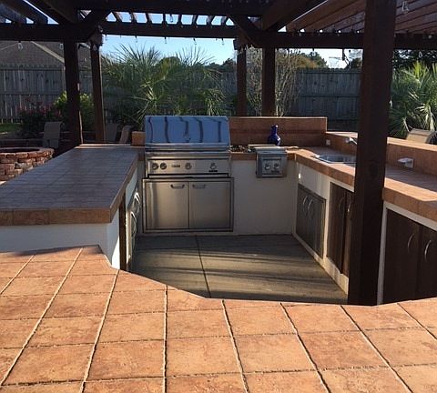 Outdoor kitchen