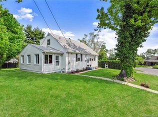 64 Middlebury St, Stamford, CT 06902