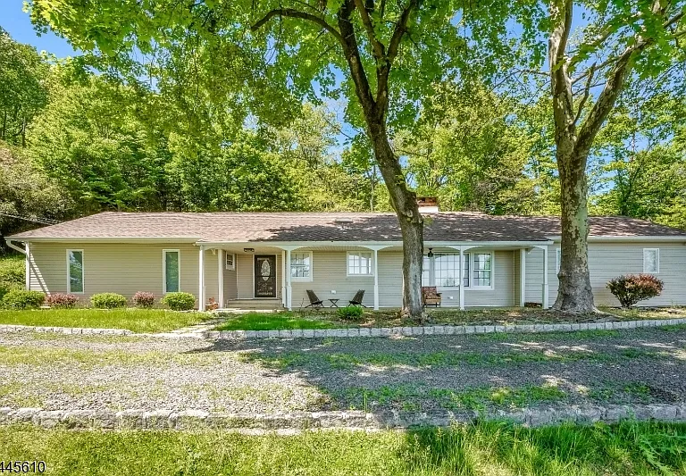 306 Warrenville Rd — Photo 1
