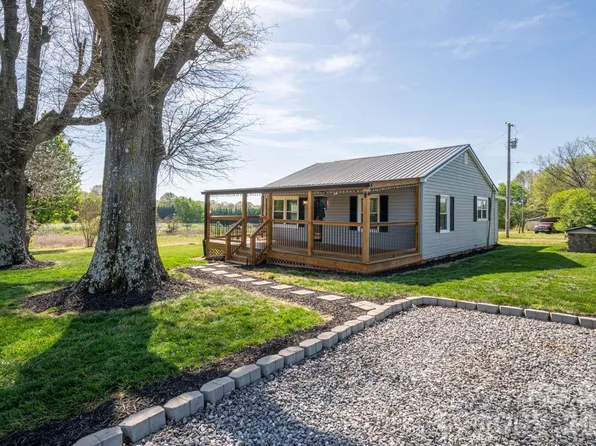 3635 Jennifer Ballenger Ln, Crouse, NC 28033