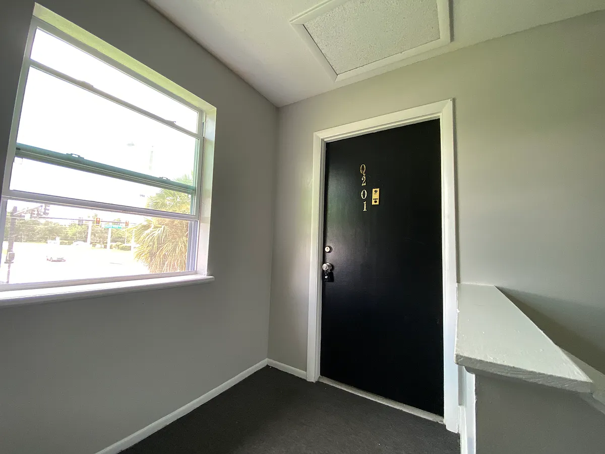 Building Photo - 5317 Curry Ford Rd #Q201