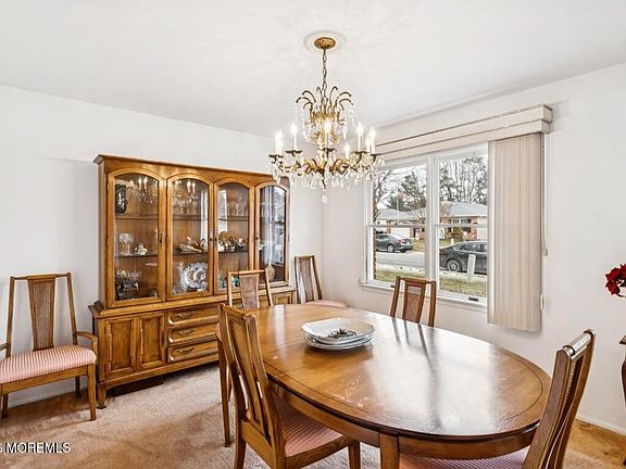 5th image of 101 Meadowbrook Road