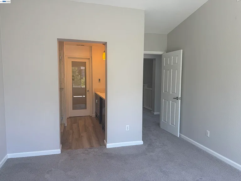 3162 Golden Crest Cmn #3 — Photo 20