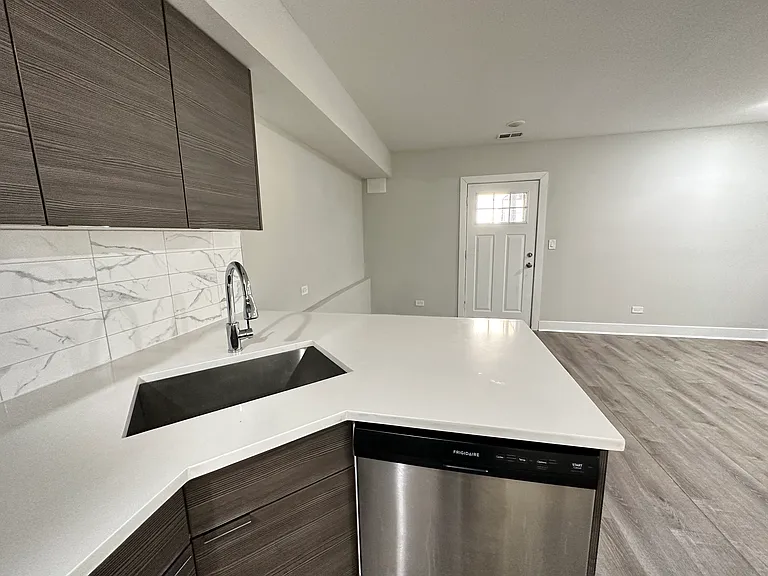 2132 W 18th Pl #2R — Photo 7