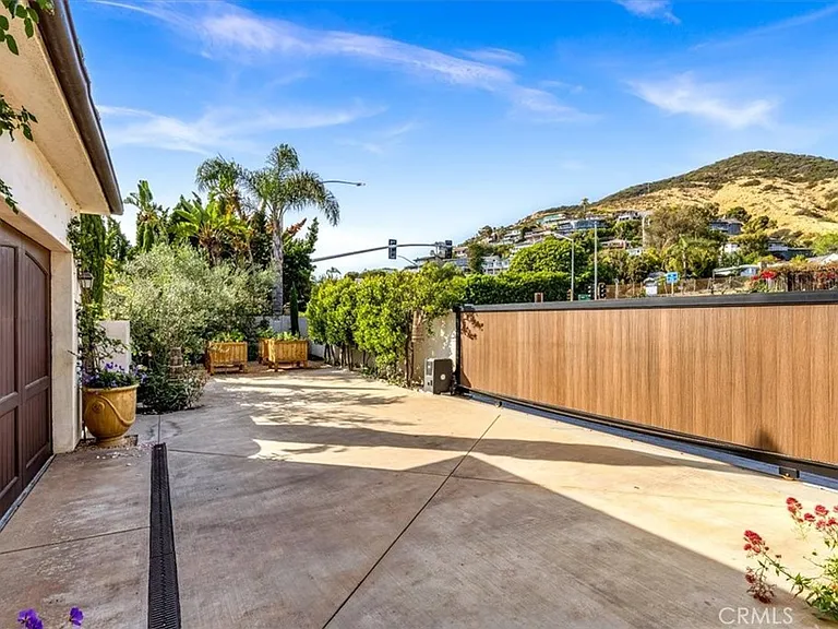 31512 Bluff Dr — Photo 55