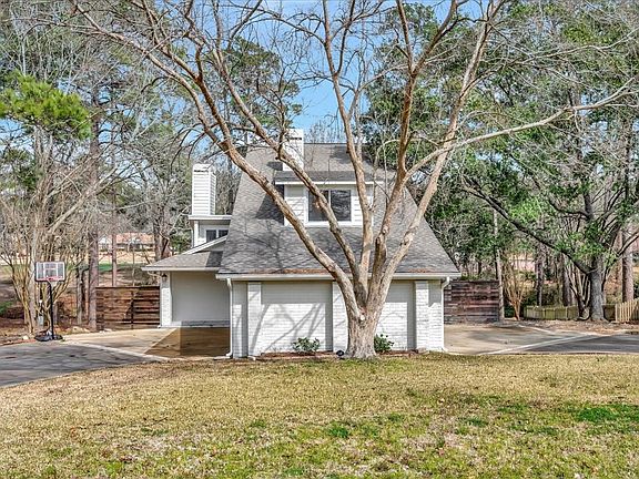 4th image of 404 Muirfield Dr