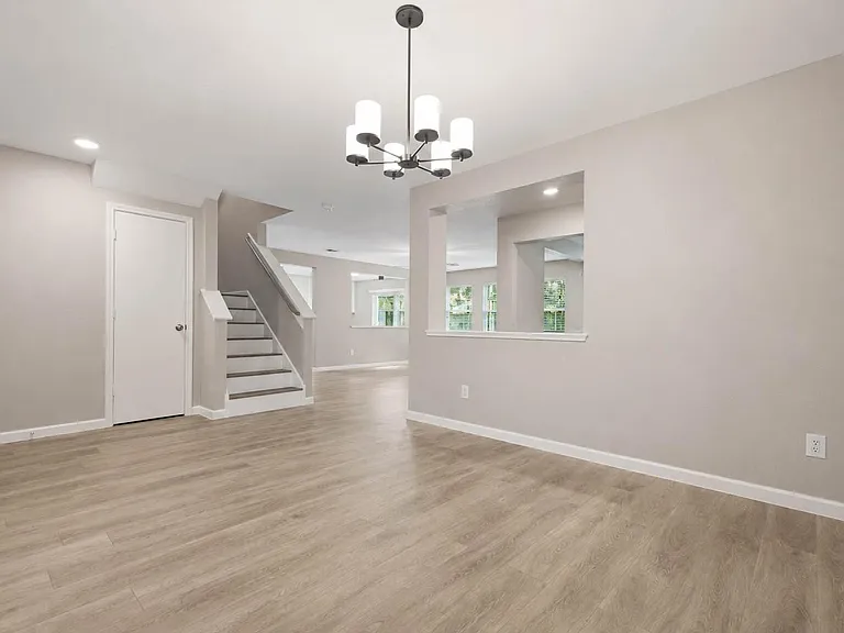 9506 Lasbury Dr — Photo 6