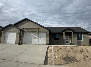 10058 S Clodfelter Rd, Kennewick, WA 99338