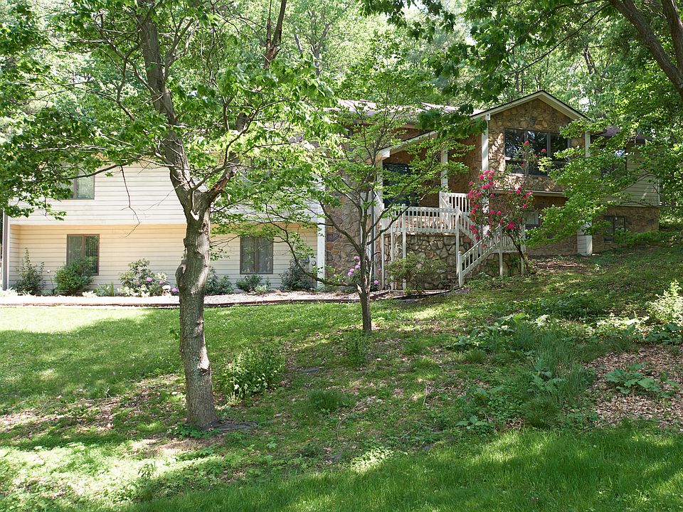 1st image of 7613 Countrywood Dr
