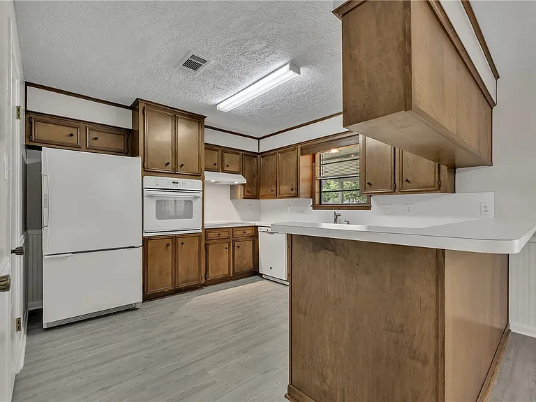 2312 Windsor Dr — Photo 5