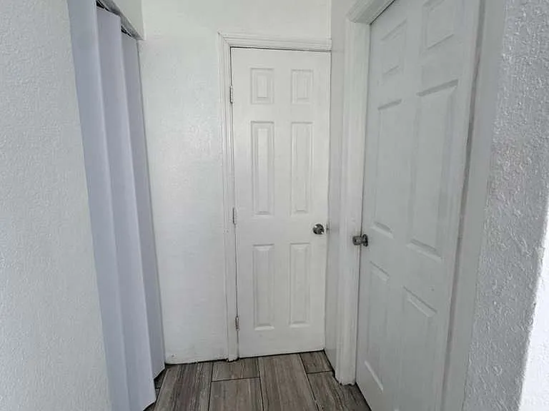 529 Lucy St #5 — Photo 5