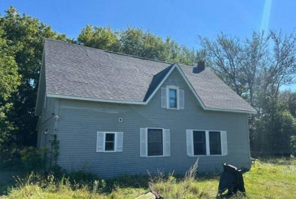 2nd image of 82 Moffitt Rd