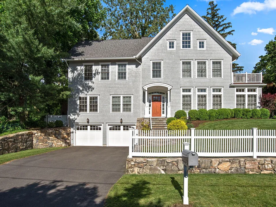 12 Milton Pl