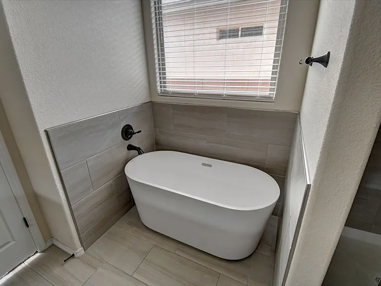 4461 Golden Eagle Loop NE — Photo 17