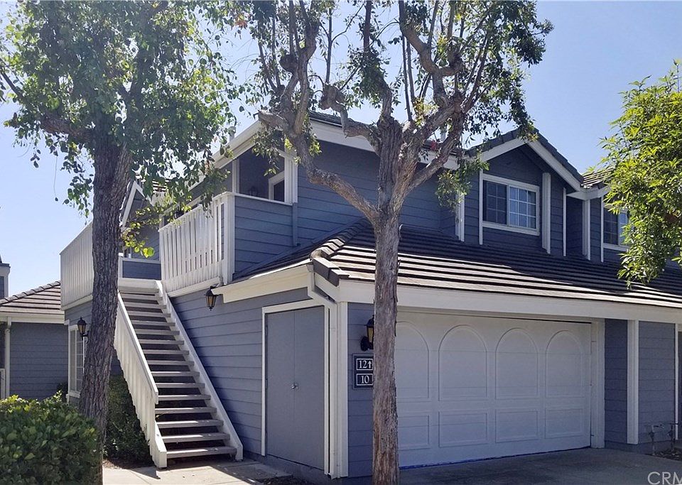 1st image of 10 Portland Pl #32
