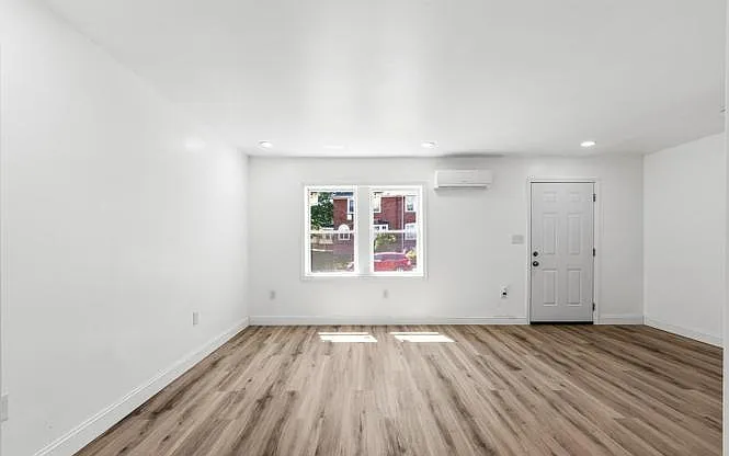 1415 Ridley Ave — Photo 5