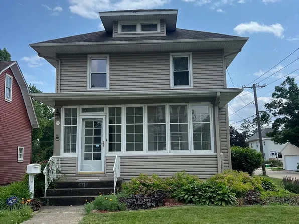 211 W 13th St, Sterling, IL 61081