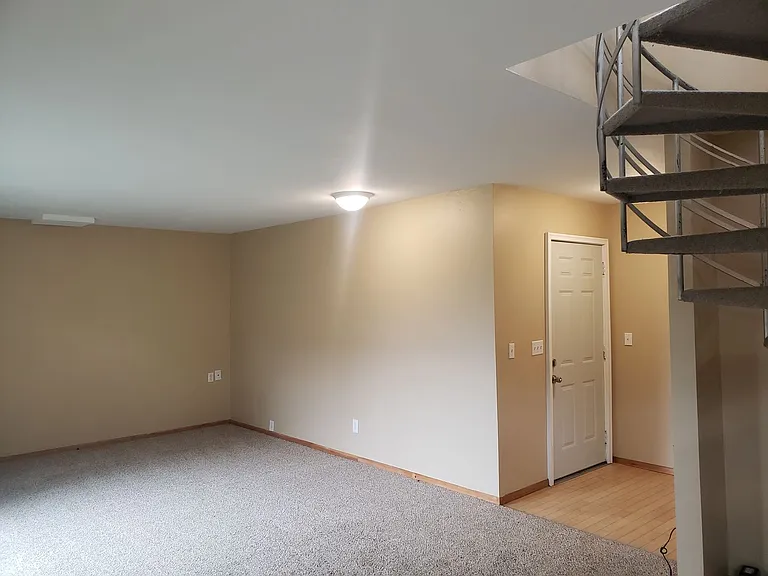8316 SW Terwilliger Blvd — Photo 6