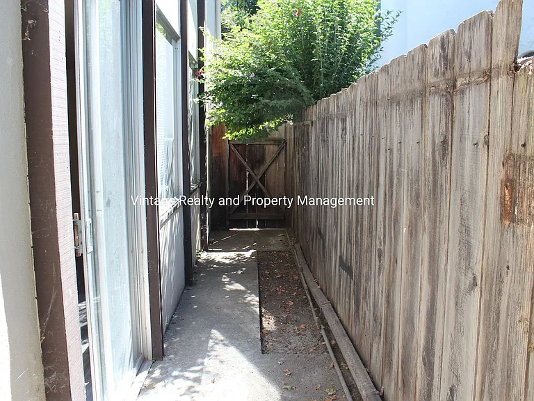 248 W Knoles Way — Photo 14