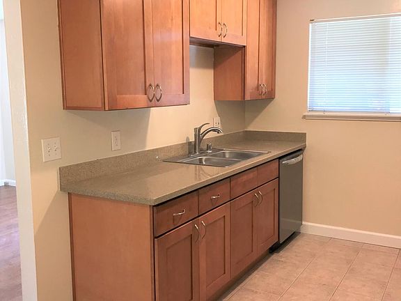 4th image of 480 Bevans Dr