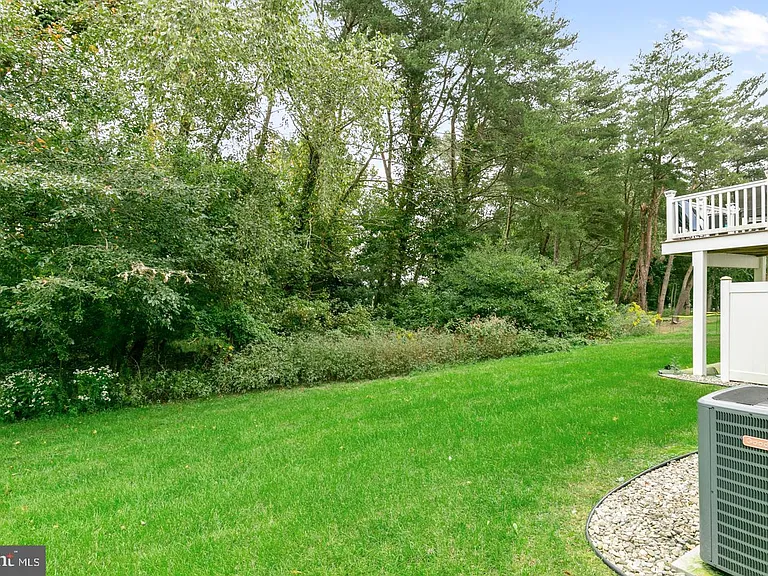 15 Overlook Dr — Photo 31