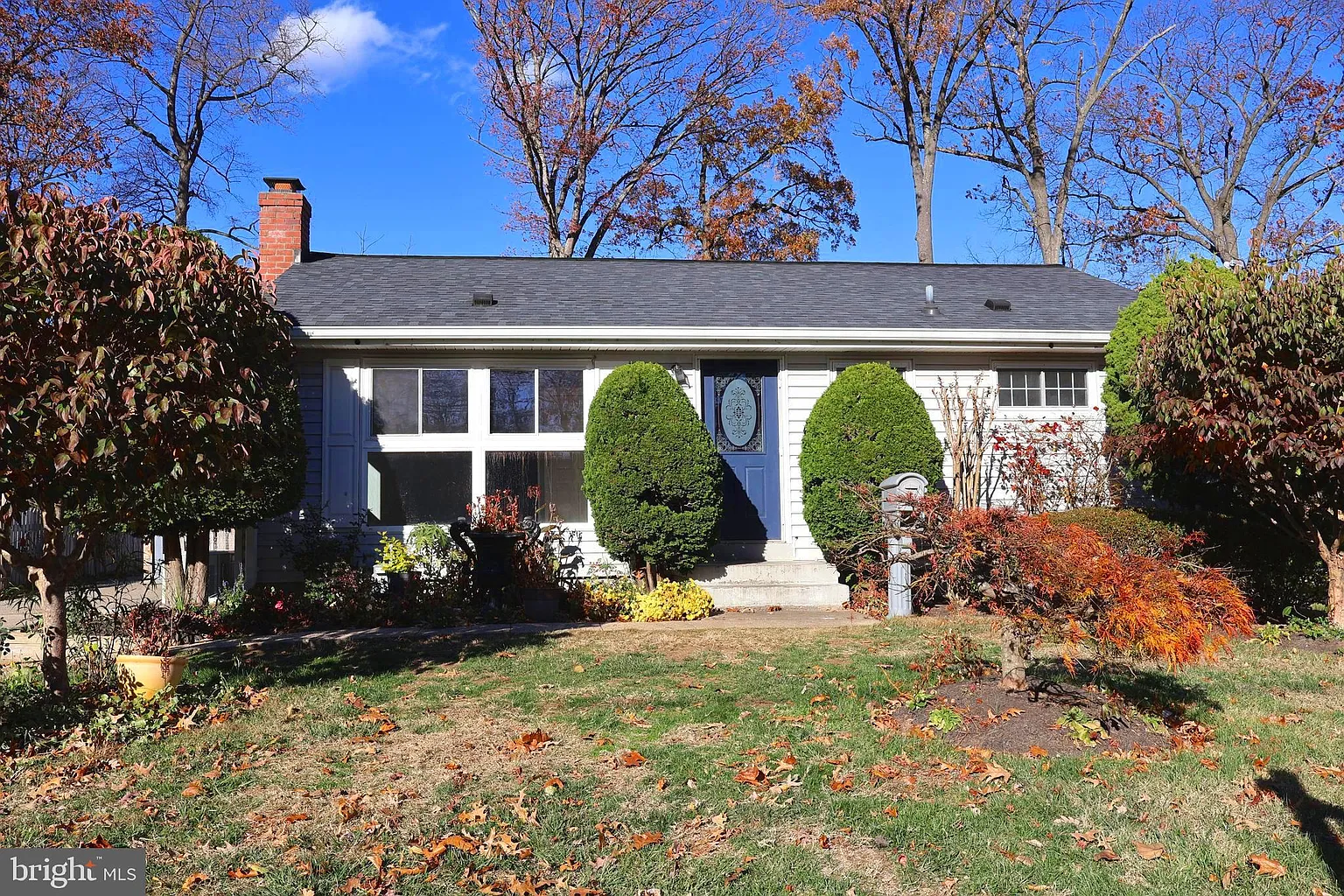 106 Hutton St photo 1