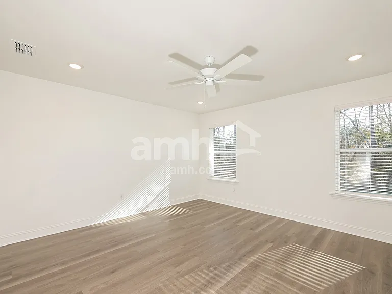 1539 Aquamarine Dr — Photo 8