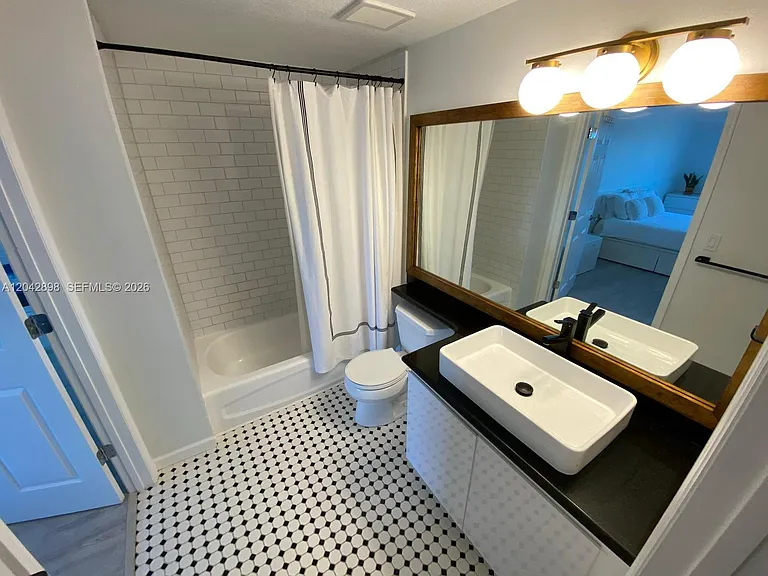 3500 Coral Way #707 — Photo 19