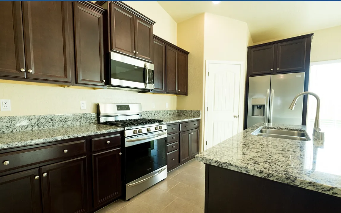 3 bed, 1580 sqft, $2,400 — Photo 2