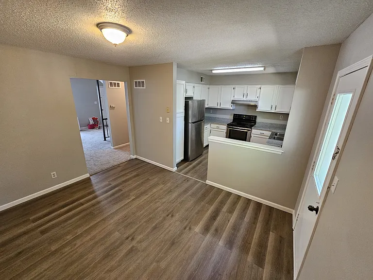333 NW Millstone Cir #333 — Photo 9
