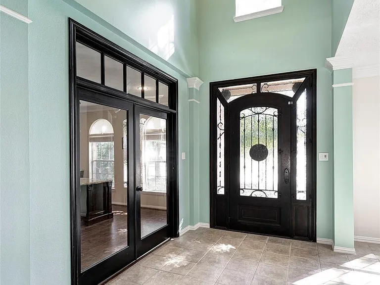 2511 Bridgestone Park Ln — Photo 2