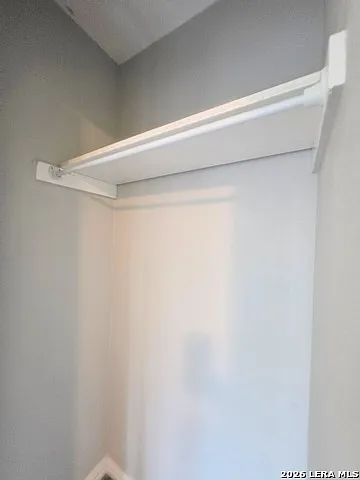 5931 Autumn Lk — Photo 10