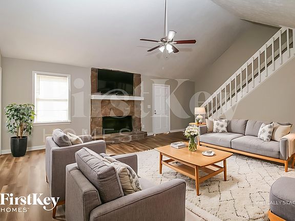 3rd image of 1930 Fernwood Dr