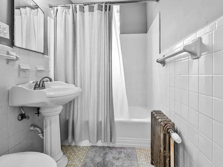 1209 N Main St #D — Photo 10