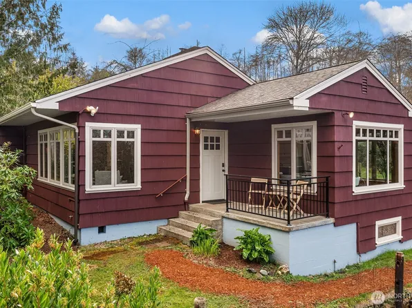 11305 103rd Avenue SW, Vashon, WA 98070