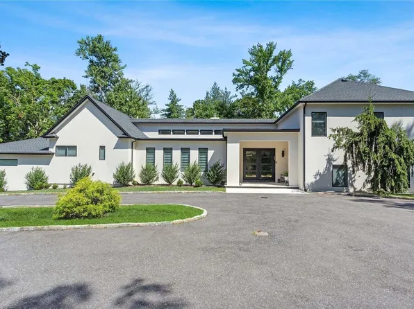 745 Bryant Avenue, Roslyn Harbor, NY 11576