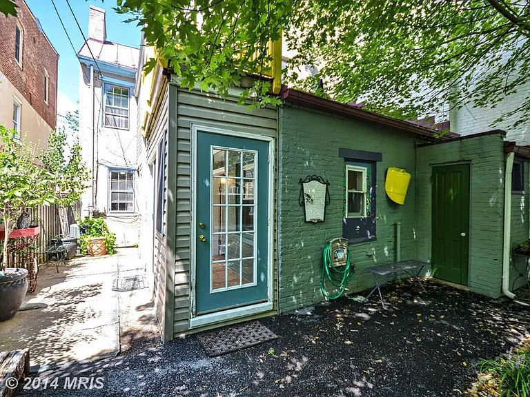 340 N Market St — Photo 40