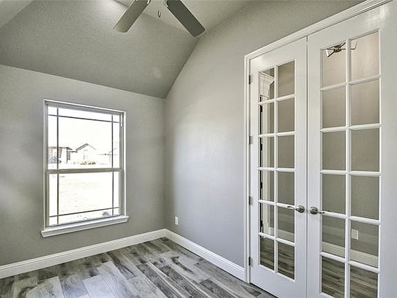 4th image of 9139 Parkview Cir
