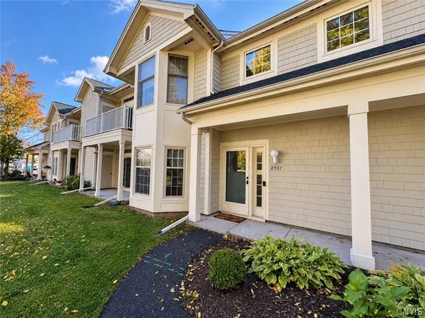 2507 Pipers Ct, Baldwinsville, NY 13027