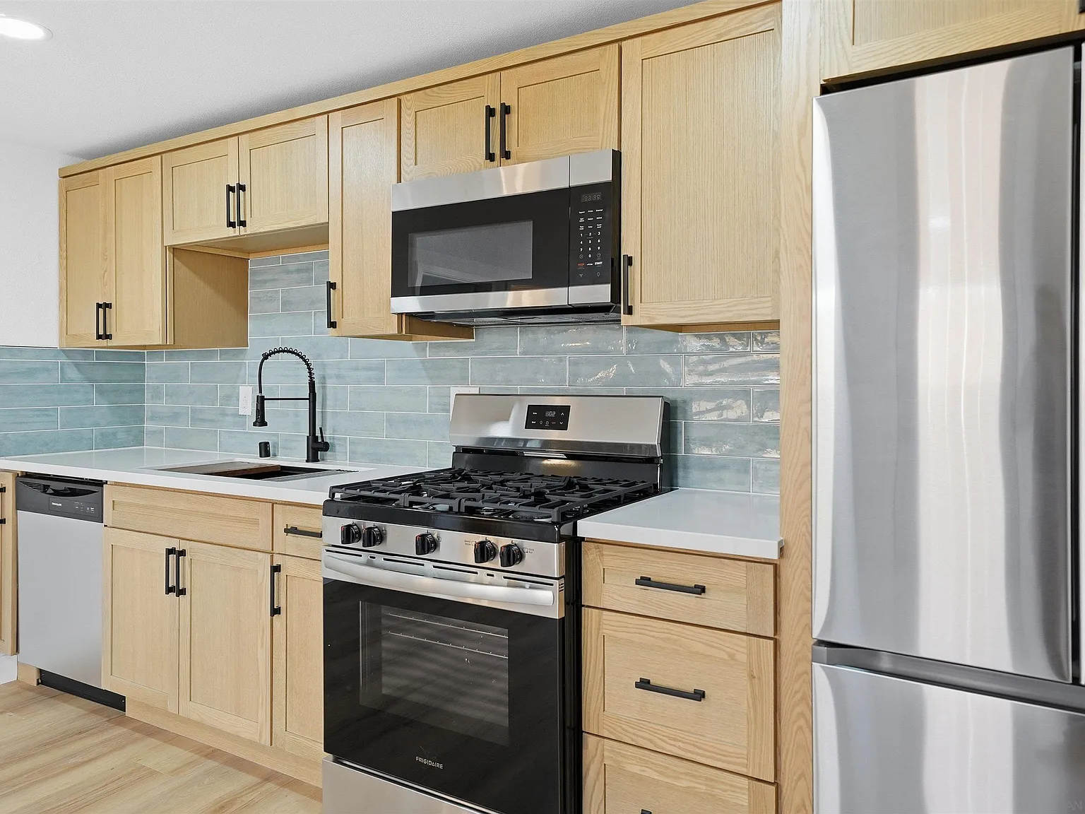 1 bed, 400 sqft, $2,200 — Photo 4