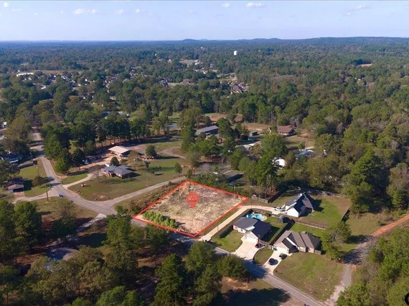 1104 N Whatley Rd, White Oak, TX 75693