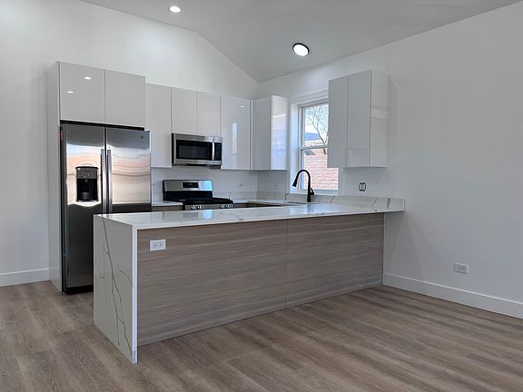 5th image of 2655 W 21st St #2