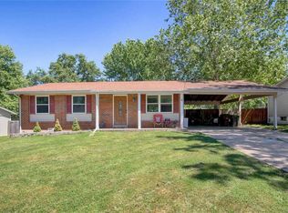 6 Brookshire Dr, Saint Peters, MO 63376