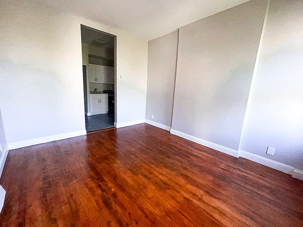 25 Clinton Street — Photo 3